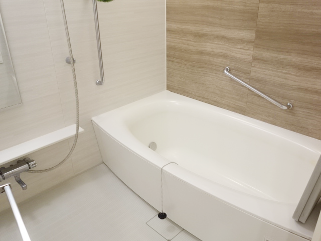 イニシア新百合ヶ丘 広い浴室